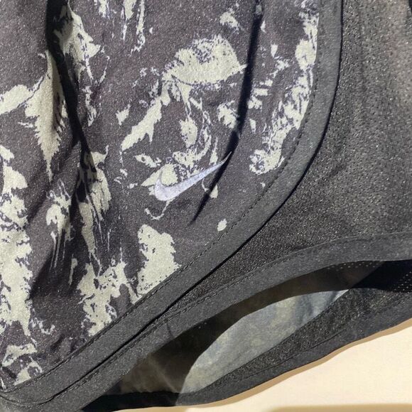 Nike Women's Black Gray Dri-Fit Tempo Printed Athletic Running Shorts Large - Picture 3 of 7